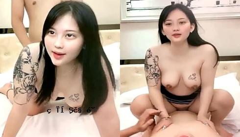 一个高颜值的美少女，一个充满激情的美少女！大屁各种爆炸动作和踩踏~