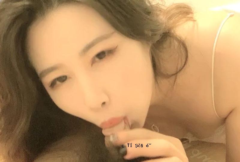 可爱又美丽的女孩！